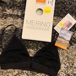 Sold*** Bodyfit Icebreaker Merino Siren Bra Small